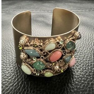 Vtg Brass Tone Wide Cuff Bracelet Bangle Filigree Mixed Stones Green Crystals